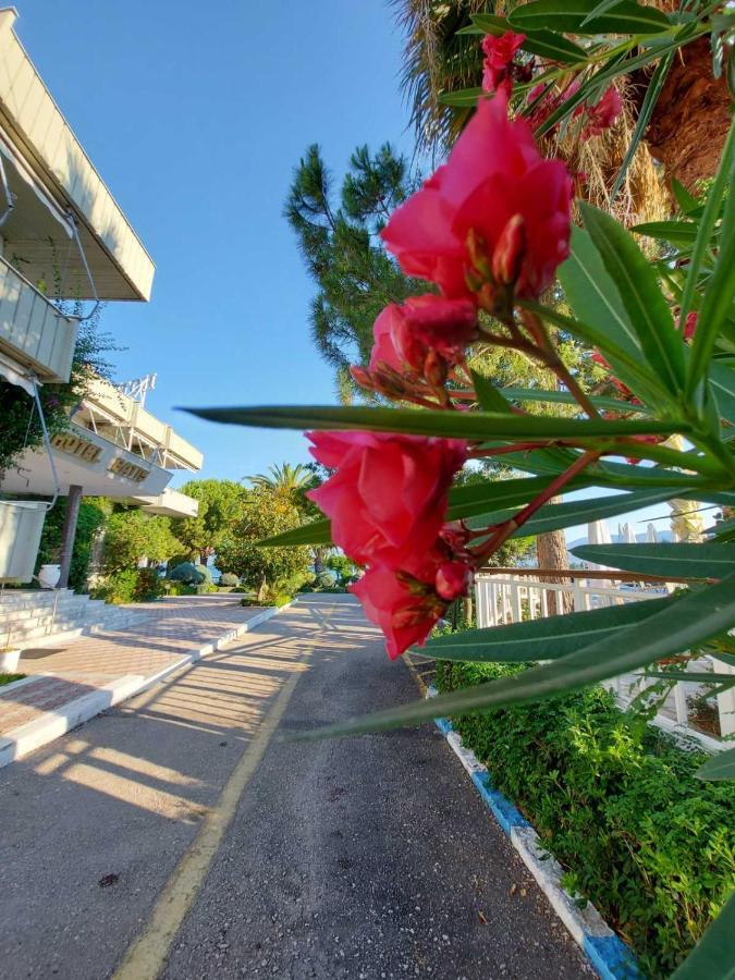 Batis Hotel Livanátesz Kültér fotó