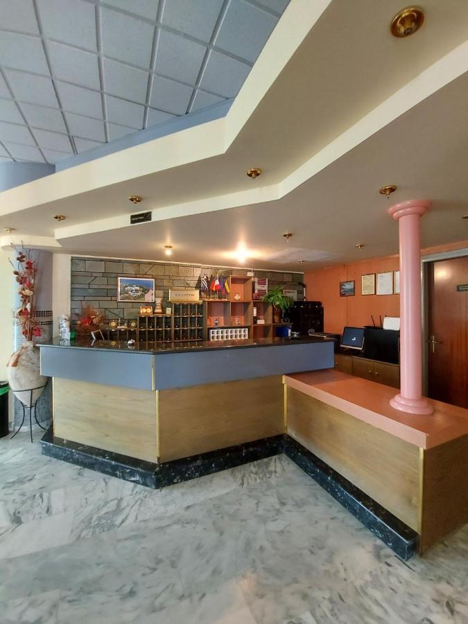 Batis Hotel Livanátesz Kültér fotó