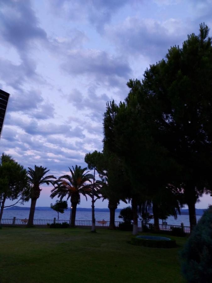 Batis Hotel Livanátesz Kültér fotó